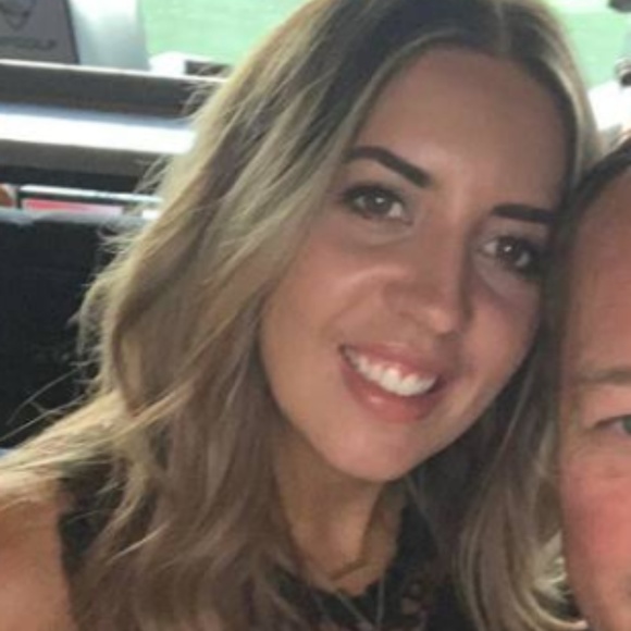 Meet your Posher, Laura - Picture 2 of 2